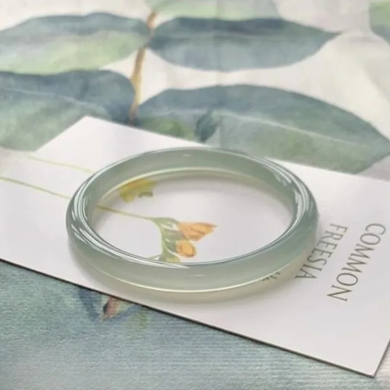 High Ice Transparent Mountain Water Green Bracelet Round Strip Natural Quartzite Jade Bracelet
High Ice Transparent Mountain Water Green Bracelet Round Strip Natural Quartzite Jade Bracelet