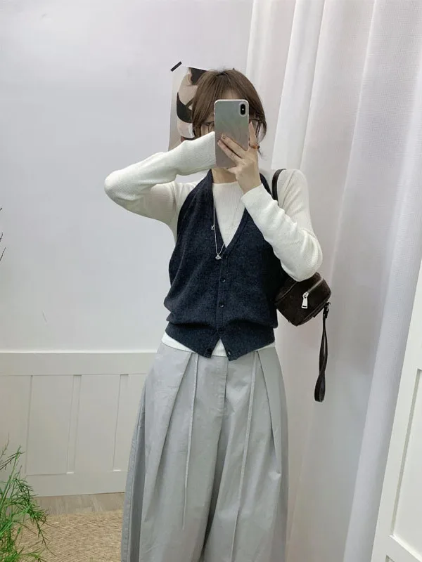 Fashionable Long Sleeve Knitted Top Women's Inner Wear Layering Vest High Waist Wide Leg Pants Three Piece Set Autumn Outfit
Fashionable Long Sleeve Knitted Top Women's Inner Wear Layering Vest High Waist Wide Leg Pants Three Piece Set Autumn Outfit