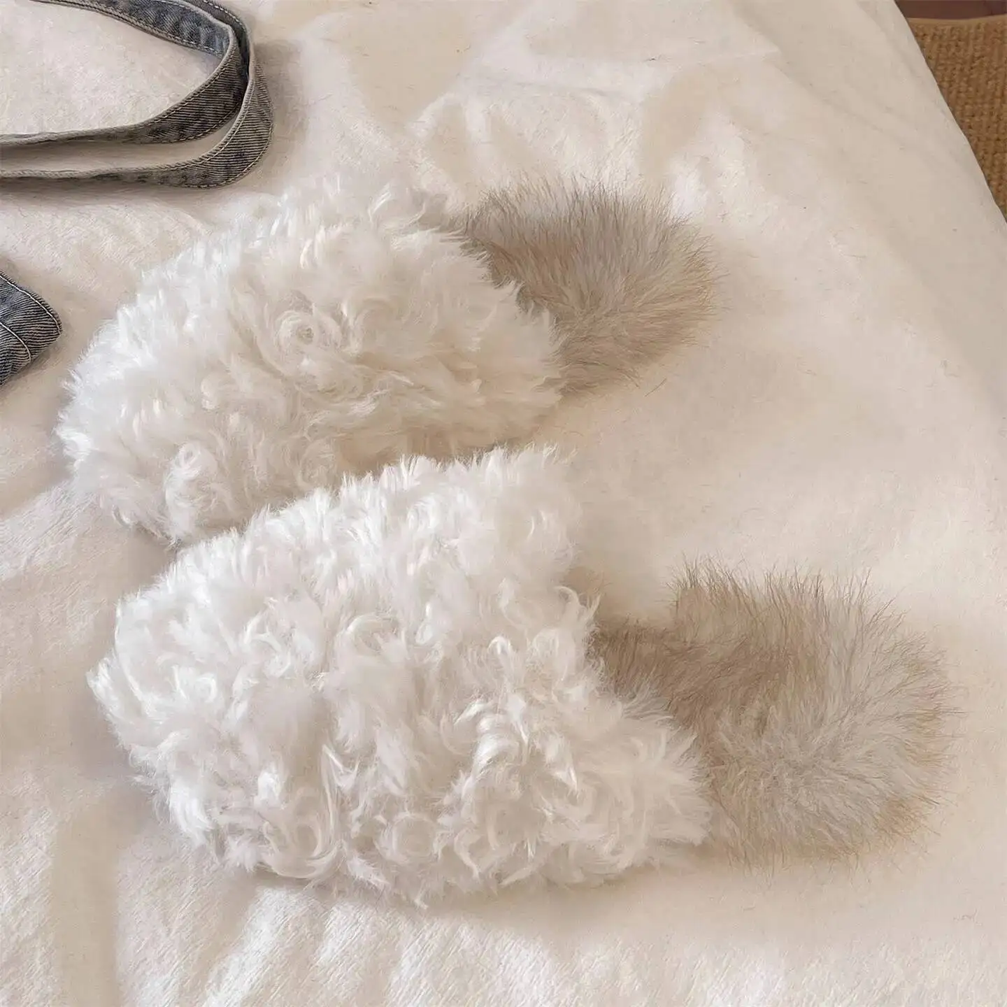 Women Fur Home Slippers 2025 Autumn Winter Warm Women's Plush Stylish Indoor Home Soft-Sole Quiet Non Slip Cotton Slippers
Women Fur Home Slippers 2025 Autumn Winter Warm Women's Plush Stylish Indoor Home Soft-Sole Quiet Non Slip Cotton Slippers