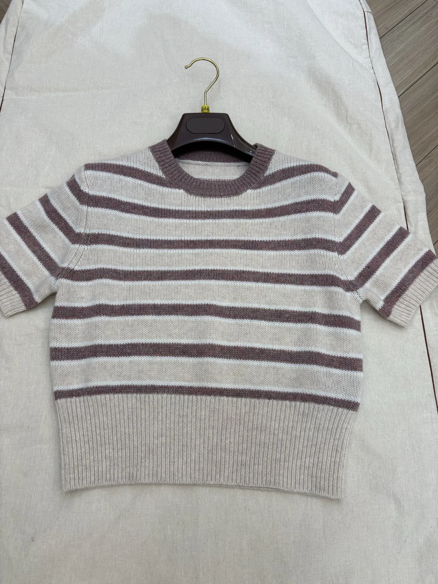 Women Striped Cashmere Sweater Short Sleeve Round Neck Casual Female Knitted Pullover
Women Striped Cashmere Sweater Short Sleeve Round Neck Casual Female Knitted Pullover