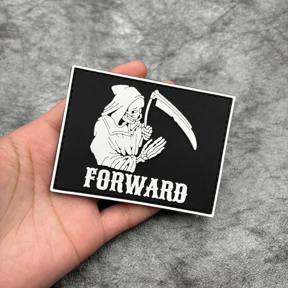 Нашивка из ПВХ с рисунком серпа и черепа, мягкий резиновый значок с эффектом светящегося в темноте, подкладка на липучке, подходит для сумок, рюкзаков, жилетов и одежды, наклеек с вышивкой
Нашивка из ПВХ с рисунком серпа и черепа, мягкий резиновый значок с эффектом светящегося в темноте, подкладка на липучке, подходит для сумок, рюкзаков, жилетов и одежды, наклеек с вышивкой