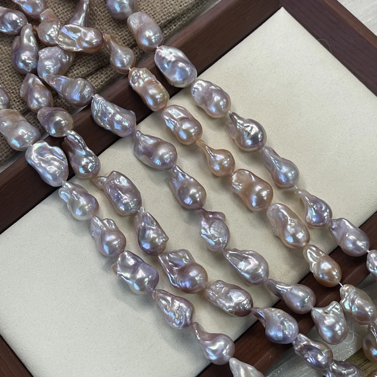 AAAA Natural Freshwater Fish Tail Baroque Pearls Purple Pink Fairy Color Loose Spacer Beads for Jewelry Making DIY Necklaces
AAAA Natural Freshwater Fish Tail Baroque Pearls Purple Pink Fairy Color Loose Spacer Beads for Jewelry Making DIY Necklaces