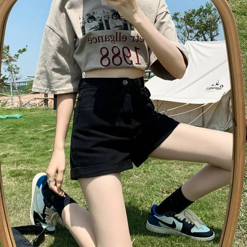Summer Chic Korean Style Casual Slimming Versatile Loose Cuffed Wide Leg Hot Pants Women's Jeans Shorts High Waist Washed
Summer Chic Korean Style Casual Slimming Versatile Loose Cuffed Wide Leg Hot Pants Women's Jeans Shorts High Waist Washed