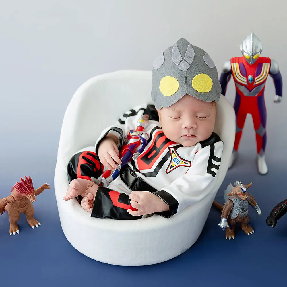 0-1 Month Newborn Photography Props Cartoon Theme Hero Style Outfits with Matching Hat and Hero Doll for Baby Photography
0-1 Month Newborn Photography Props Cartoon Theme Hero Style Outfits with Matching Hat and Hero Doll for Baby Photography