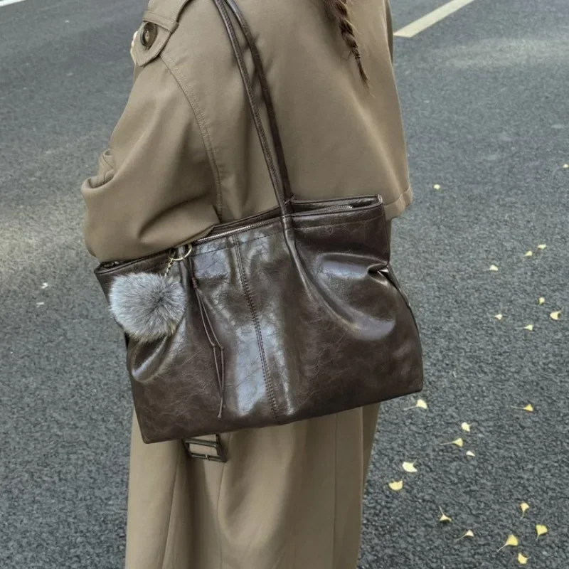 Women's Brown Vintage Oil Wax Leather Large Tote Shoulder Bag , for Daily Office, Streetwear, Weekend Travel, Shopping & Errands
Women's Brown Vintage Oil Wax Leather Large Tote Shoulder Bag , for Daily Office, Streetwear, Weekend Travel, Shopping & Errands