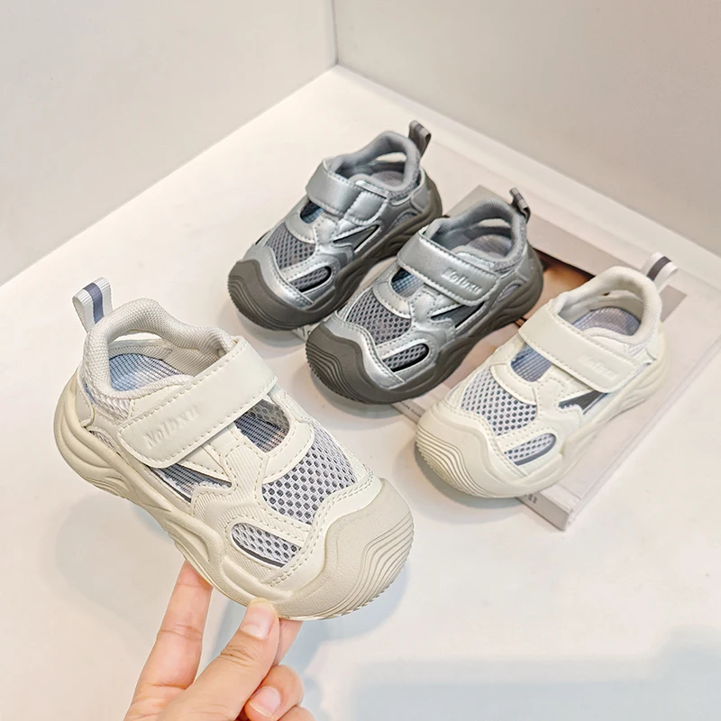 Kids' Summer Korean-style Fashion New Sporty Sandals Boys Girl Outdoor Beach Shoes Slip-On Breathable Comfortable Soft Sole Shoe
Kids' Summer Korean-style Fashion New Sporty Sandals Boys Girl Outdoor Beach Shoes Slip-On Breathable Comfortable Soft Sole Shoe