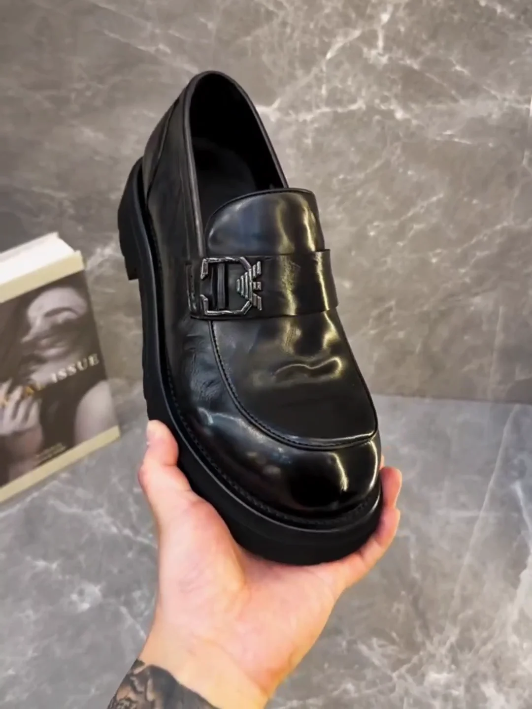 New SA0599 Men's Pure Leather Casual Comfortable oes High-End Sensation Luxury Cool Haome Glue-Welding Rubber Outsole
New SA0599 Men's Pure Leather Casual Comfortable oes High-End Sensation Luxury Cool Haome Glue-Welding Rubber Outsole