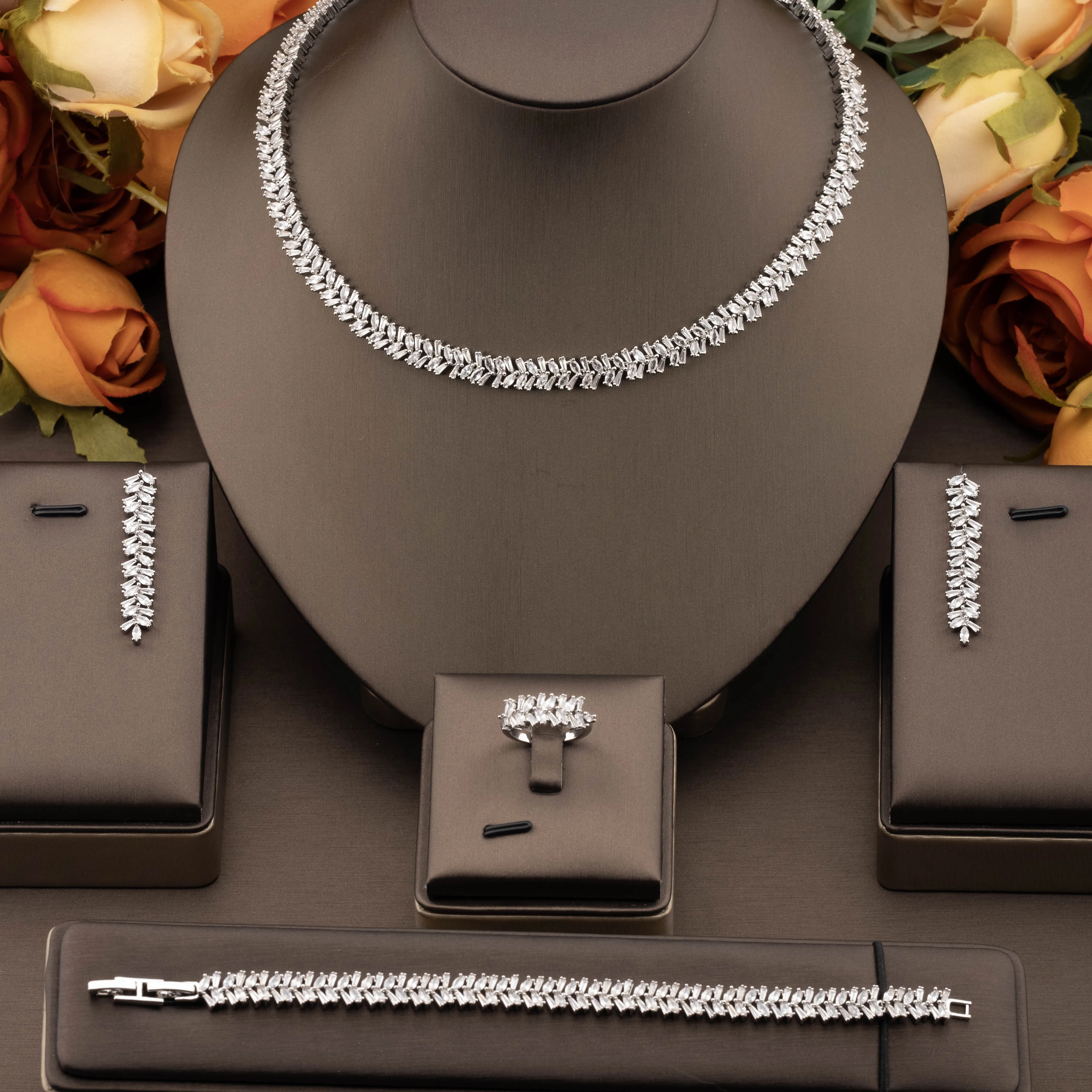 1 Set of Luxurious Cubic Zirconia Wheat Ear Design Jewelry Set Suitable for Women to Wear at Weddings and Parties. Gift Box Not Included
1 Set of Luxurious Cubic Zirconia Wheat Ear Design Jewelry Set Suitable for Women to Wear at Weddings and Parties. Gift Box Not Included
