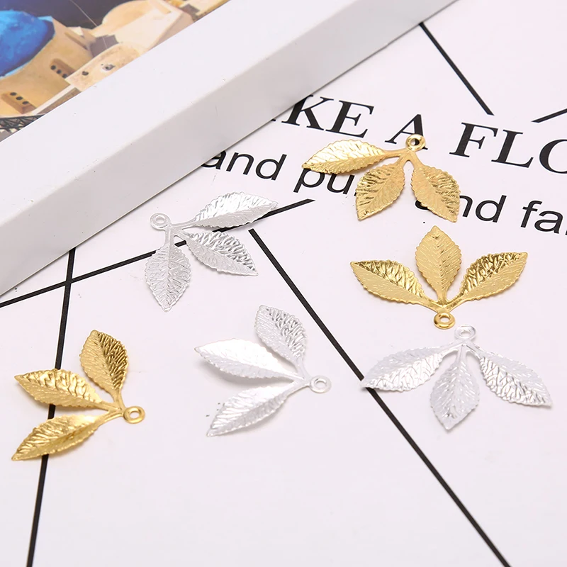 Vintage 50pc/set Leaf Filigree Wraps Connectors Metal Craft Diy Jewelry Making Fashionable Style
Vintage 50pc/set Leaf Filigree Wraps Connectors Metal Craft Diy Jewelry Making Fashionable Style