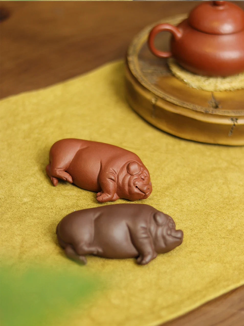 Handmade Purple Clay Tea Pet Pig Figurine for Tea Table Decoration Luy Pig Lay Flat Win Design Chinese Zodiac Tea Play Orna...
Handmade Purple Clay Tea Pet Pig Figurine for Tea Table Decoration Luy Pig Lay Flat Win Design Chinese Zodiac Tea Play Orna...