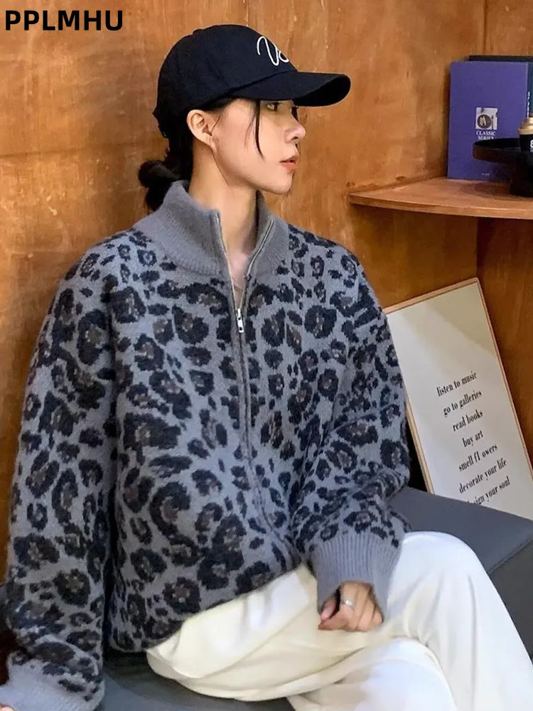 Leopard Print Fashion Streetwear Cardigan Sweater Baggy Women's Casual Knitted Sueter Top Zipper Korean New Knitwear Gilet
Leopard Print Fashion Streetwear Cardigan Sweater Baggy Women's Casual Knitted Sueter Top Zipper Korean New Knitwear Gilet