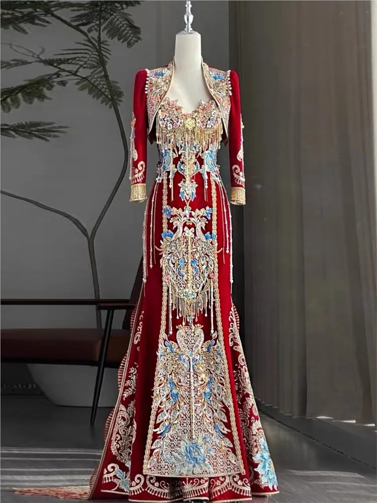New Chinese-style wedding dress velvet toasting and
New Chinese-style wedding dress velvet toasting and