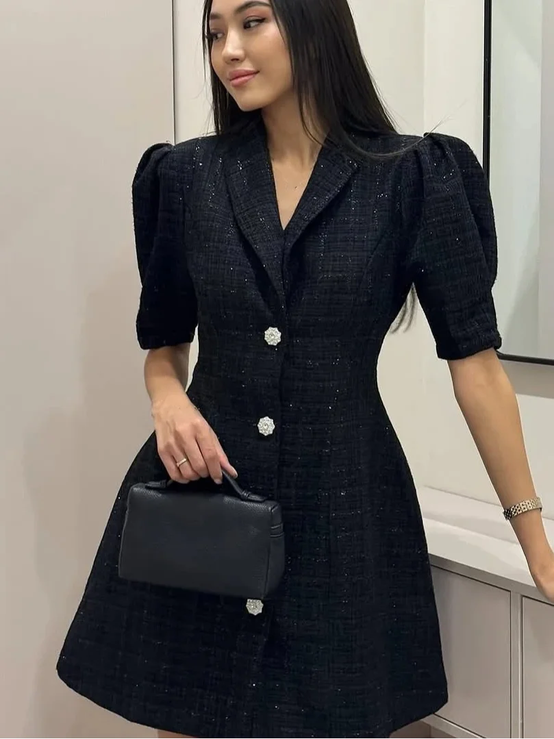 Chic Solid Color V-neck Plaid Sequined Dress Women Lapel Waist Cinched Sleeveless Mini Dresses Lady Evening Party Gown 2025 New
Chic Solid Color V-neck Plaid Sequined Dress Women Lapel Waist Cinched Sleeveless Mini Dresses Lady Evening Party Gown 2025 New