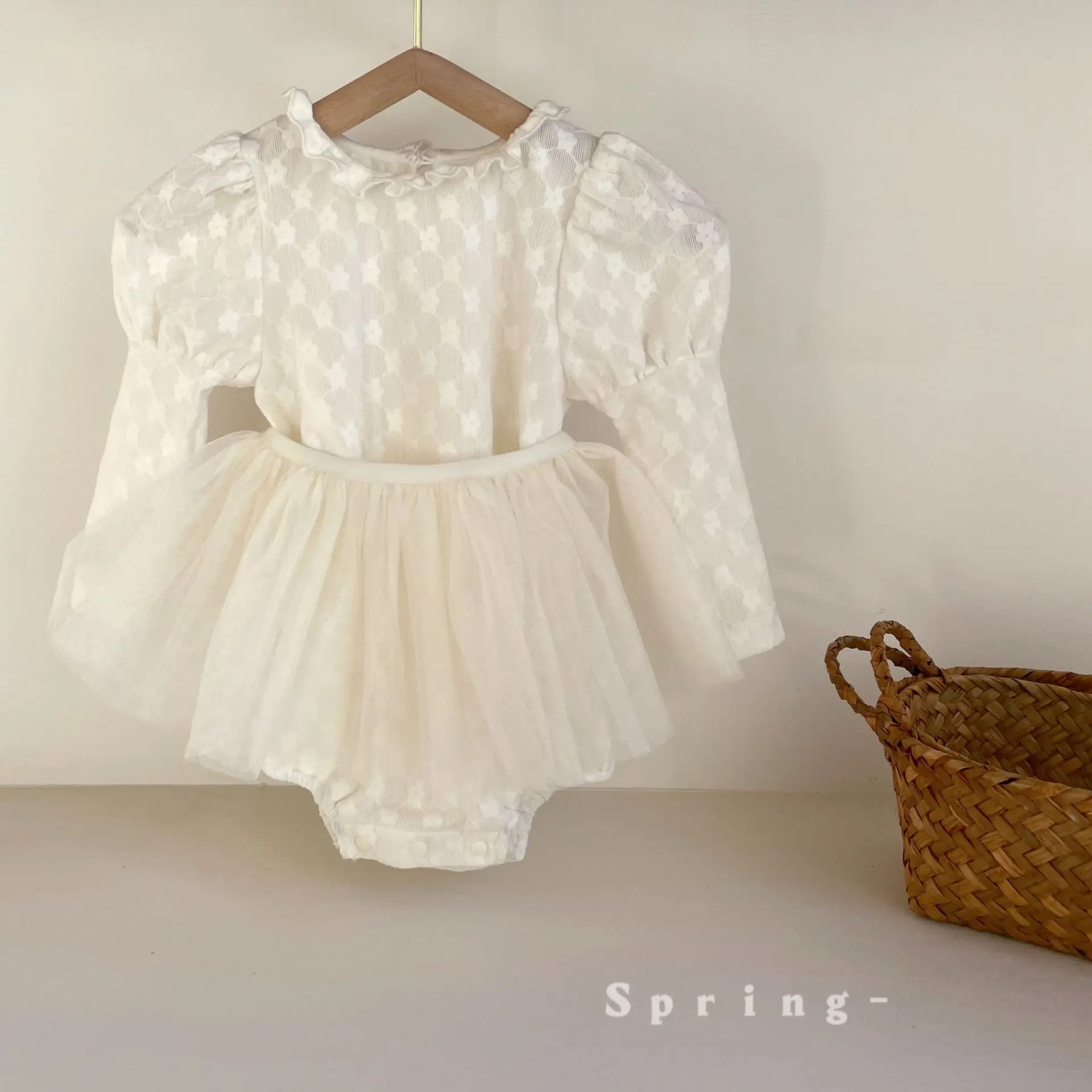 2026 Spring and Autumn New Cute and Simple Korean Lace Kids Two Piece Set Children's Romper Clothes
2026 Spring and Autumn New Cute and Simple Korean Lace Kids Two Piece Set Children's Romper Clothes