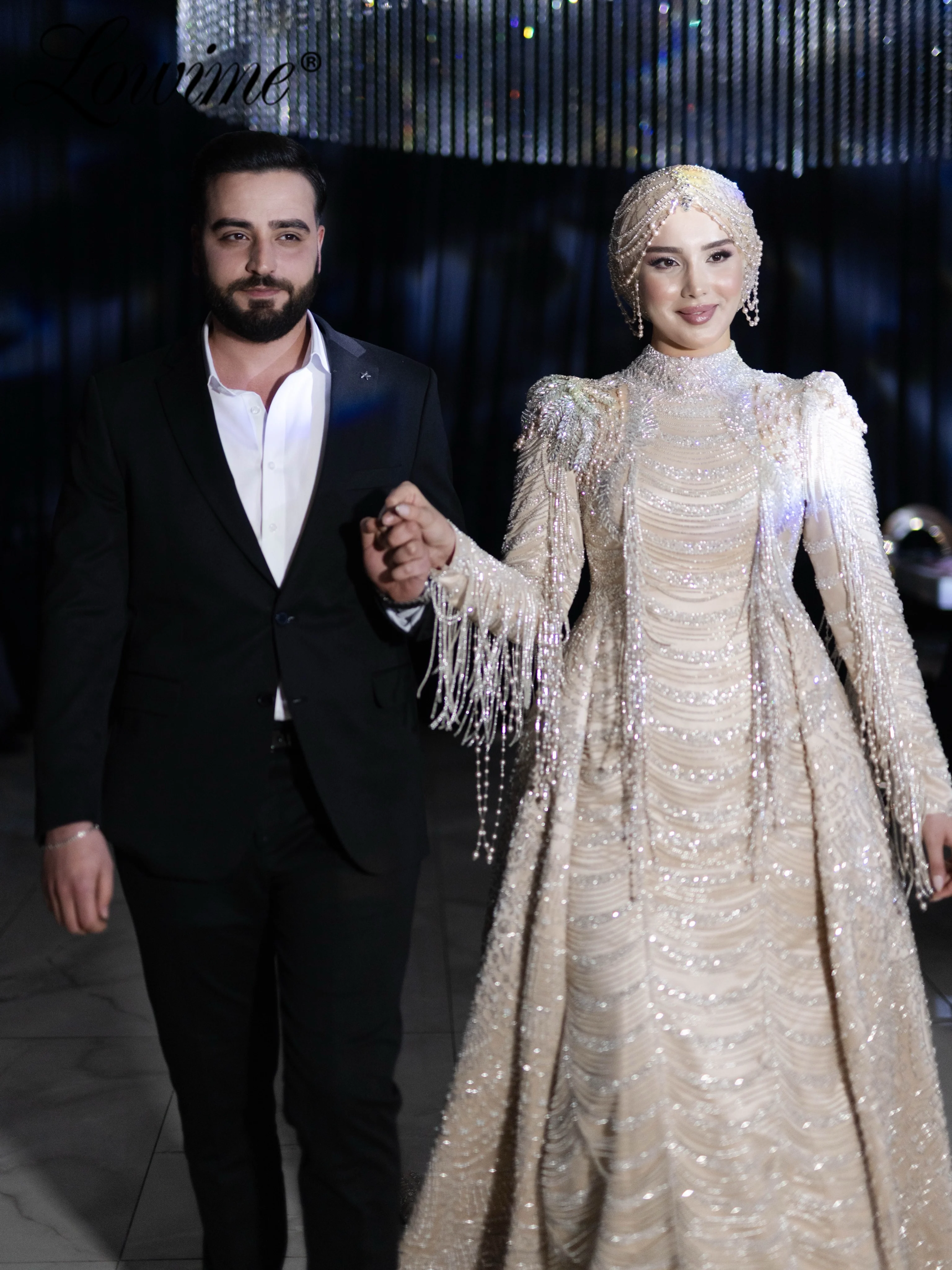 Glitter Muslim Beaded Evening Dresses Cape Sleeve Dubai Arabic Prom Dress With Detachable Train Women's Formal Engagement Gowns
Glitter Muslim Beaded Evening Dresses Cape Sleeve Dubai Arabic Prom Dress With Detachable Train Women's Formal Engagement Gowns