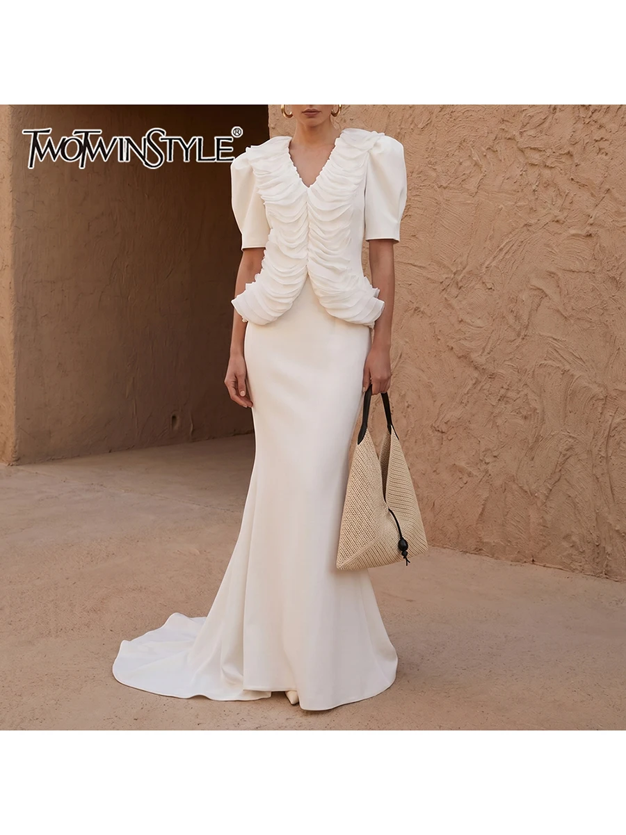 TWOTWINSTYLE Minimalist Solid Two Piece Sets for Women V Neck Short Sleeve Top High Waist Slim Skirt Spliecd Folds Set Female
TWOTWINSTYLE Minimalist Solid Two Piece Sets for Women V Neck Short Sleeve Top High Waist Slim Skirt Spliecd Folds Set Female