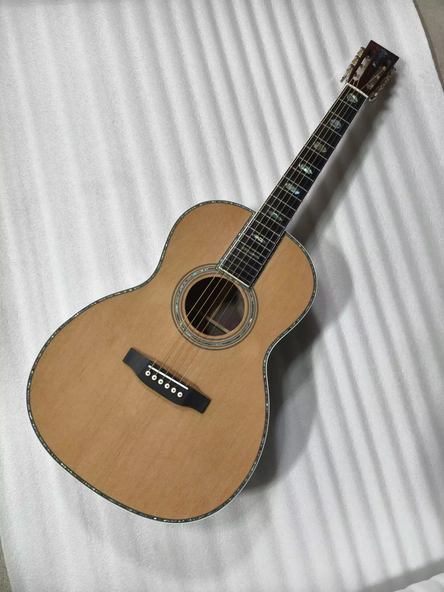 professional triple O acoustic guitar ,633 scale length guitar OOO, 45 acoustic electric with 45mm nut width
professional triple O acoustic guitar ,633 scale length guitar OOO, 45 acoustic electric with 45mm nut width