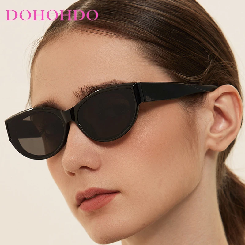 Luxury Designer Small Cat Eye Sunglasses For Women Men Trendy Fashion Sun Glasses Female Summer Traveling Eyewear Female UV400
Luxury Designer Small Cat Eye Sunglasses For Women Men Trendy Fashion Sun Glasses Female Summer Traveling Eyewear Female UV400