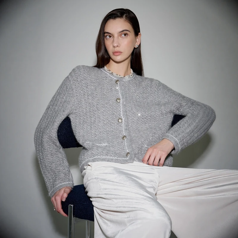 Thickened round Neck Knitted Sweater Glitter Decoration Gentle Style Women's Open Cardigan Coat Simple Fashion Loose Fit Long...
Thickened round Neck Knitted Sweater Glitter Decoration Gentle Style Women's Open Cardigan Coat Simple Fashion Loose Fit Long...