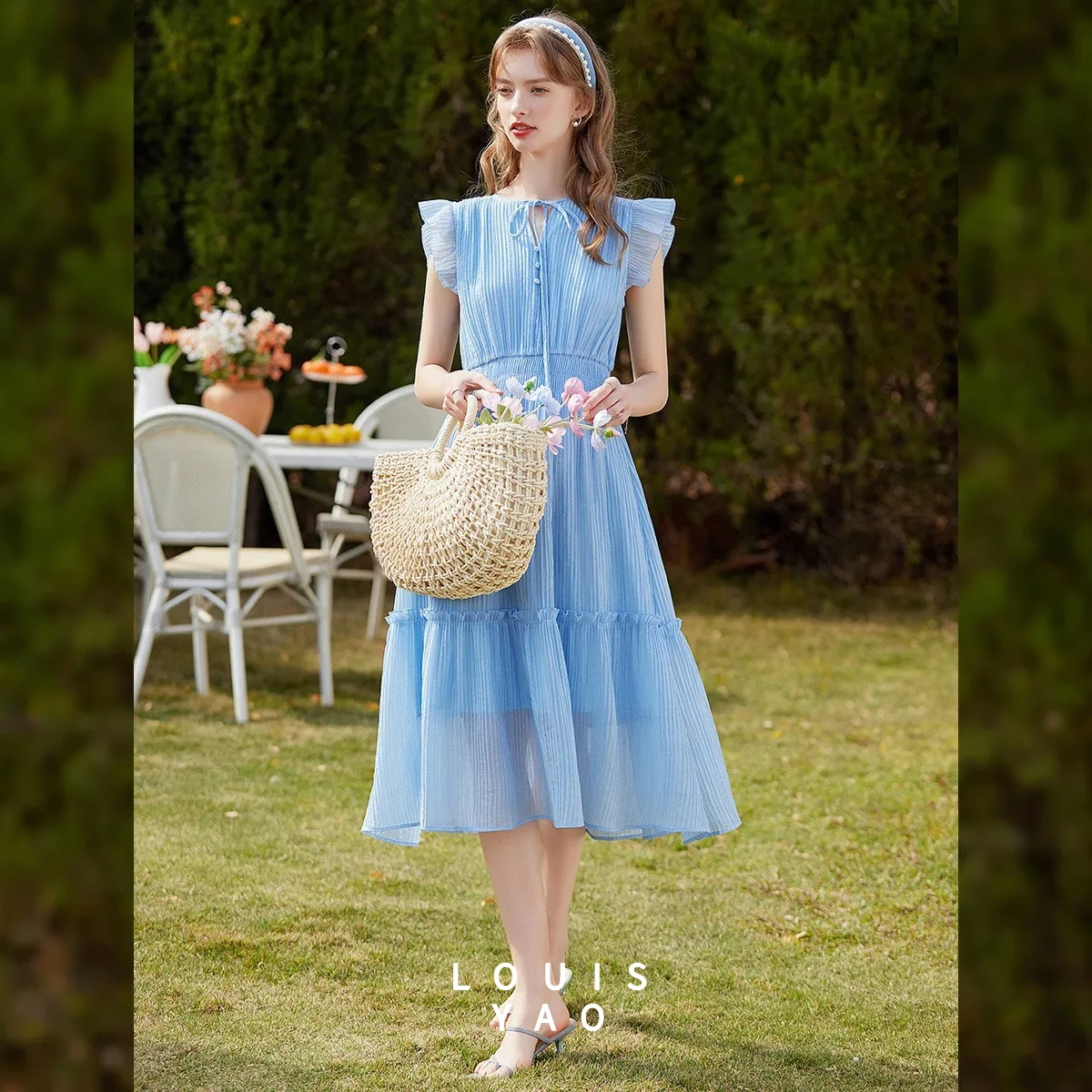 LOUISYAO 2026 Summer Elegant Blue Dress Solid Color Tie Round Neck Ruffle Sleeve Long Women Dresses
LOUISYAO 2026 Summer Elegant Blue Dress Solid Color Tie Round Neck Ruffle Sleeve Long Women Dresses