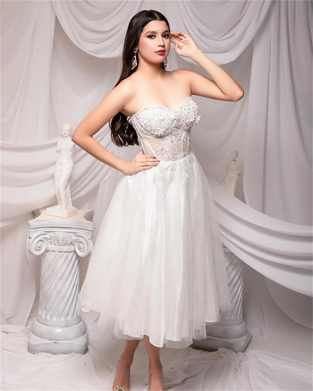 Sparkly Tulle White Strapless A-line Tea-Length Wedding Dresses With Appliques Sequins Corset Gitter Backless Bridal Gowns
Sparkly Tulle White Strapless A-line Tea-Length Wedding Dresses With Appliques Sequins Corset Gitter Backless Bridal Gowns