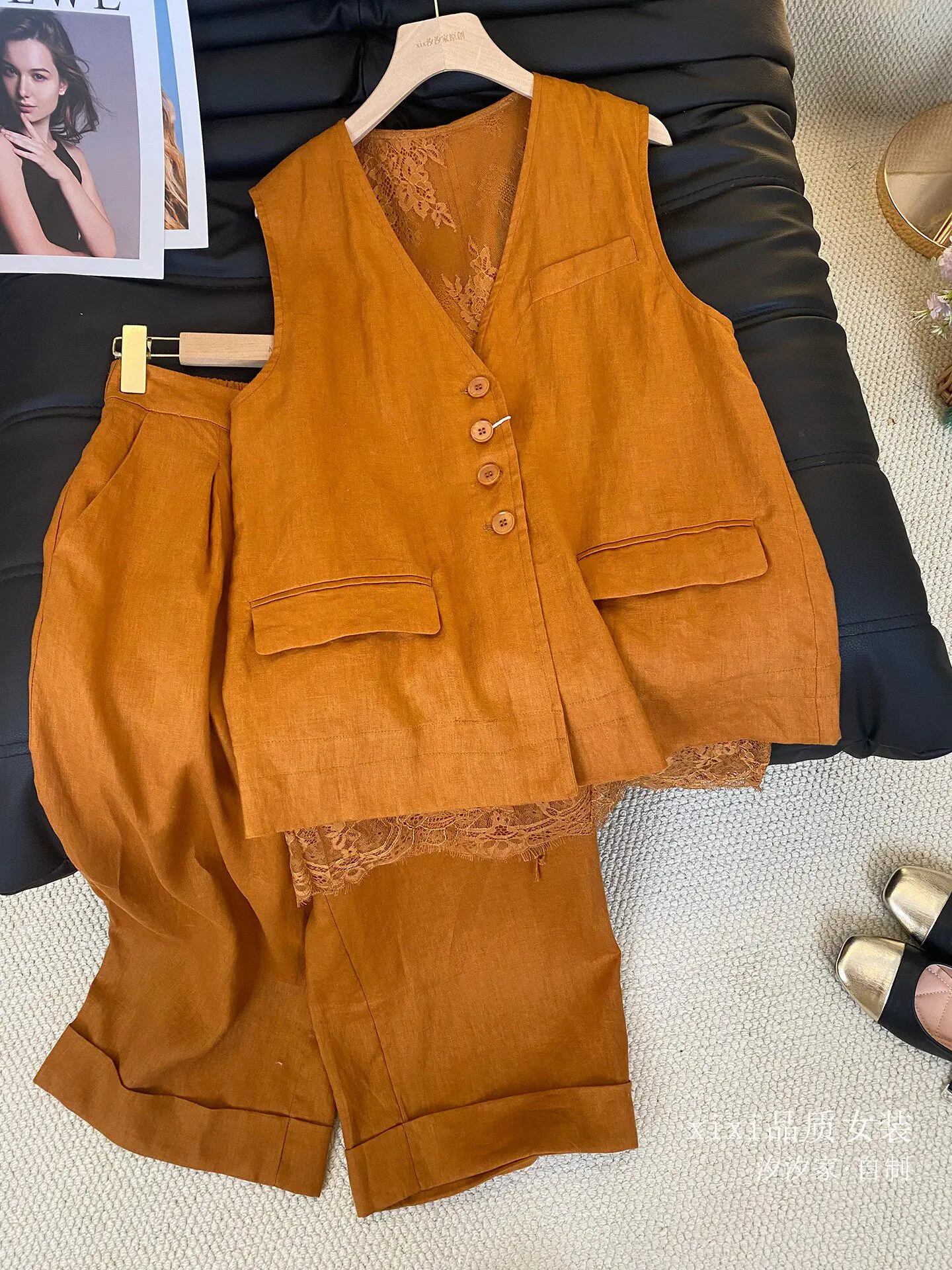 New Linen vest set with backless lace patchwork vest, cotton linen wide leg pants two-piece
New Linen vest set with backless lace patchwork vest, cotton linen wide leg pants two-piece