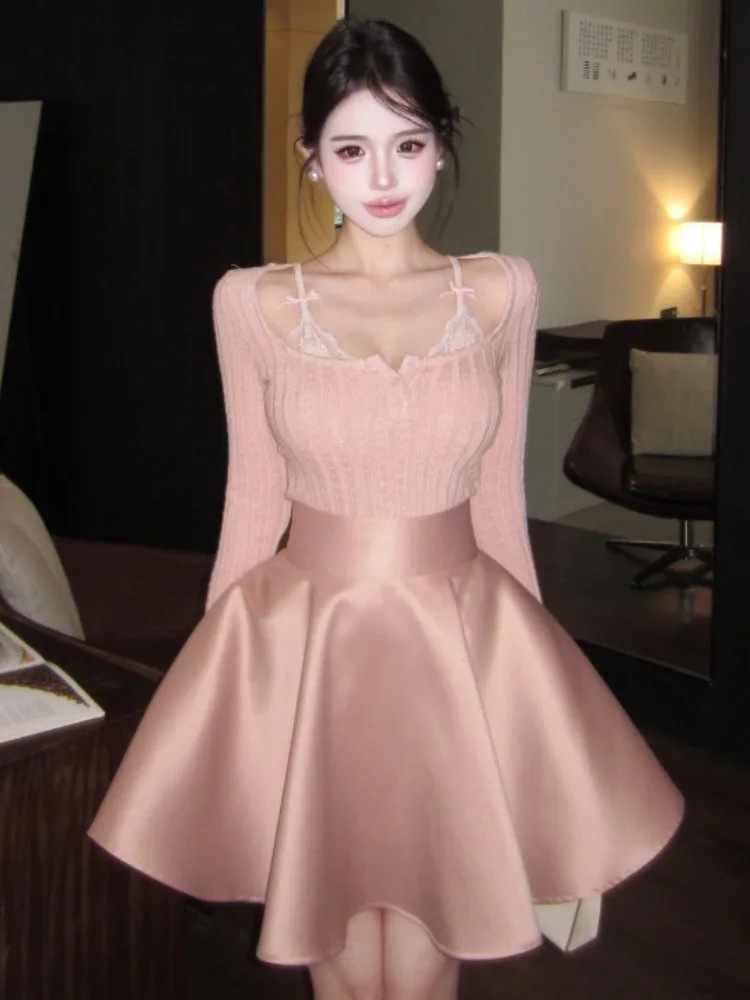 Princess Style High Waist Lace Splice Knitted Top And Satin Puffy Skirt Set Women's Fashion plus Size Ensemble Sweet Style
Princess Style High Waist Lace Splice Knitted Top And Satin Puffy Skirt Set Women's Fashion plus Size Ensemble Sweet Style