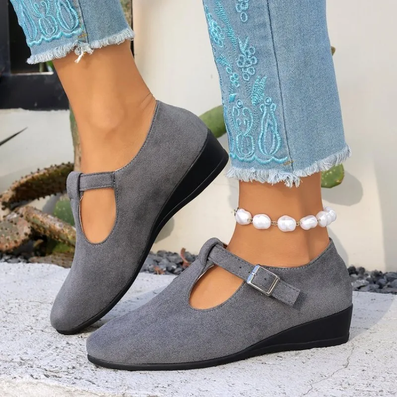 Low-Heel Casual Women's Shoes Spring Autumn New Style Large Size Vintage Pointed Toe Slip-On Velvet Surface Shoes
Low-Heel Casual Women's Shoes Spring Autumn New Style Large Size Vintage Pointed Toe Slip-On Velvet Surface Shoes