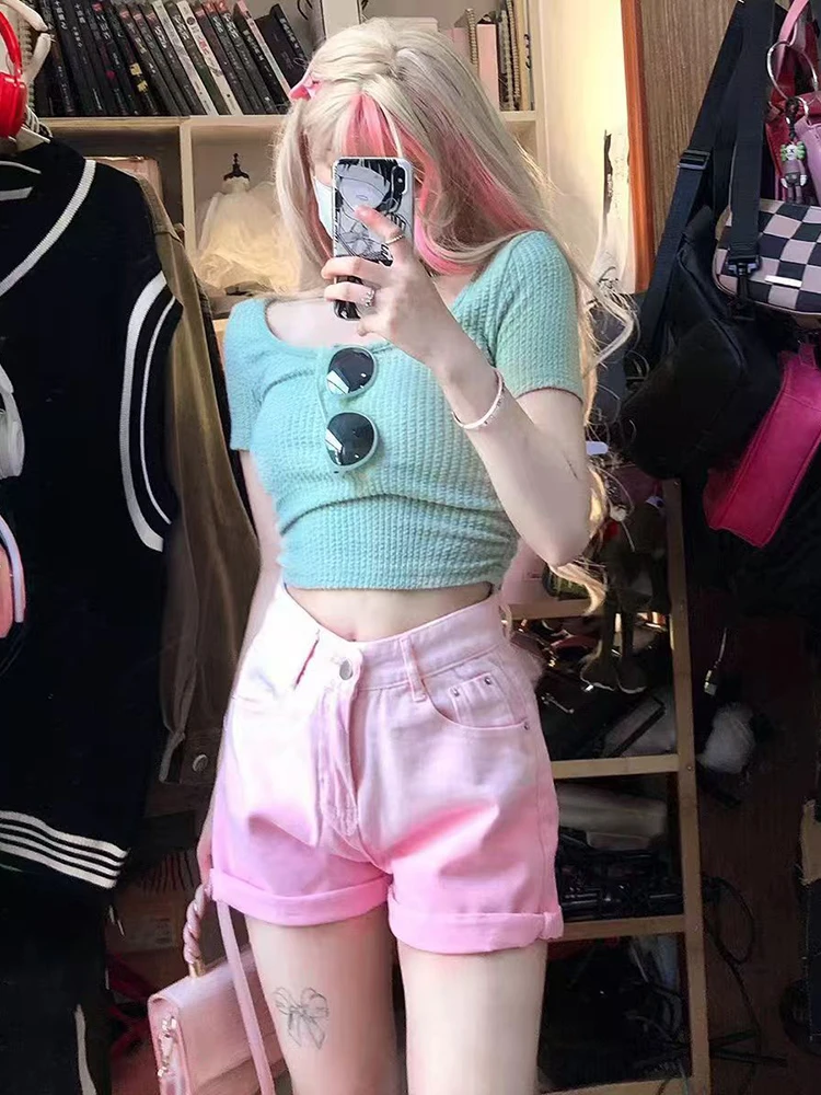 Pink gradient denim shorts for women American style spicy girl high waist slimming A-line loose wide leg hot pants
Pink gradient denim shorts for women American style spicy girl high waist slimming A-line loose wide leg hot pants