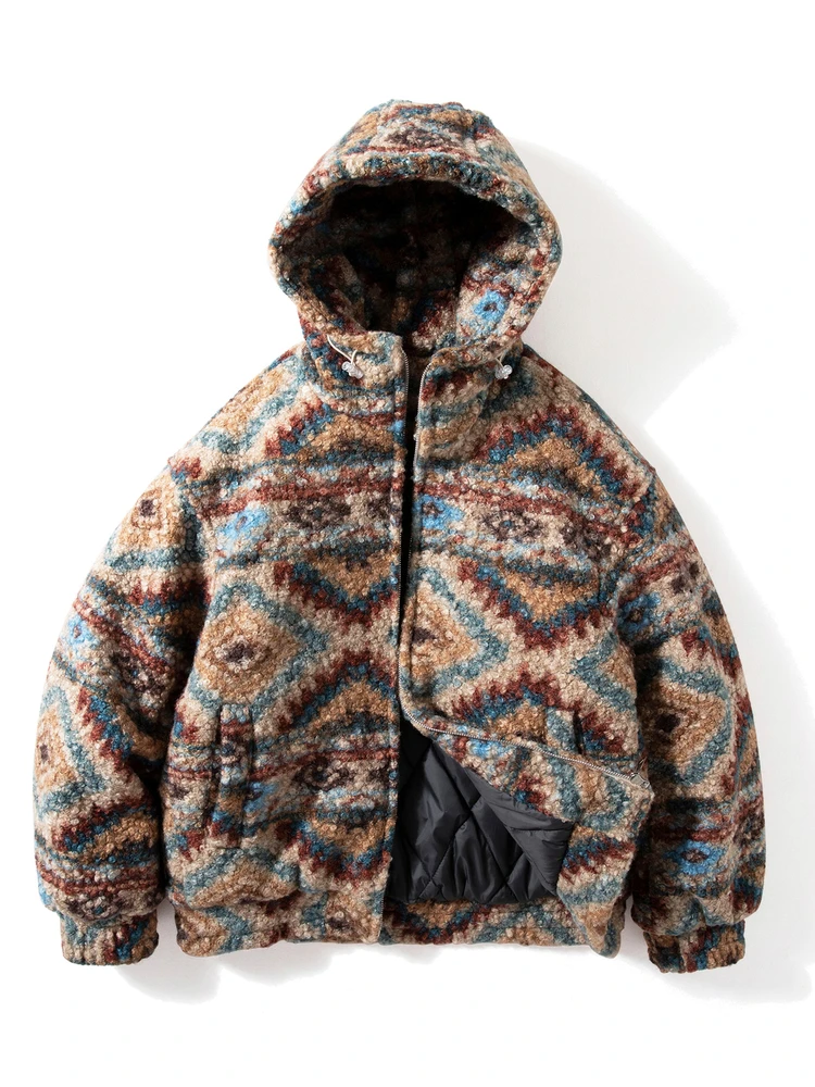 Модная мужская зимняя куртка с флисовой подкладкой и капюшоном, с узором Fair Isle, из хлопка, теплая, повседневная, свободного кроя, из полиэстера
Модная мужская зимняя куртка с флисовой подкладкой и капюшоном, с узором Fair Isle, из хлопка, теплая, повседневная, свободного кроя, из полиэстера