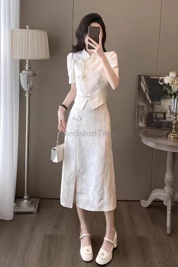 2025 urban lady daily working set advanced sense temperament new chinese clothing set elegant ethnic style retro qipao suit
2025 urban lady daily working set advanced sense temperament new chinese clothing set elegant ethnic style retro qipao suit
