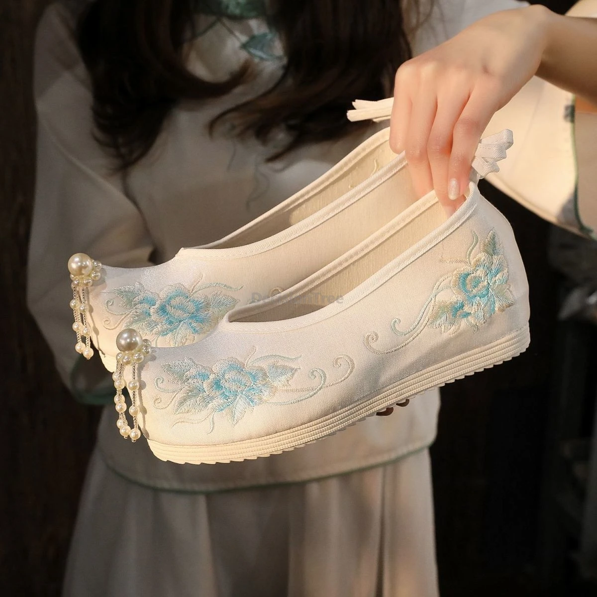 Qing dynasty princess daily hanfu shoes chinese ancient style embroidery shoes retro improved daily comfortable hanfu 3cm shoes
Qing dynasty princess daily hanfu shoes chinese ancient style embroidery shoes retro improved daily comfortable hanfu 3cm shoes