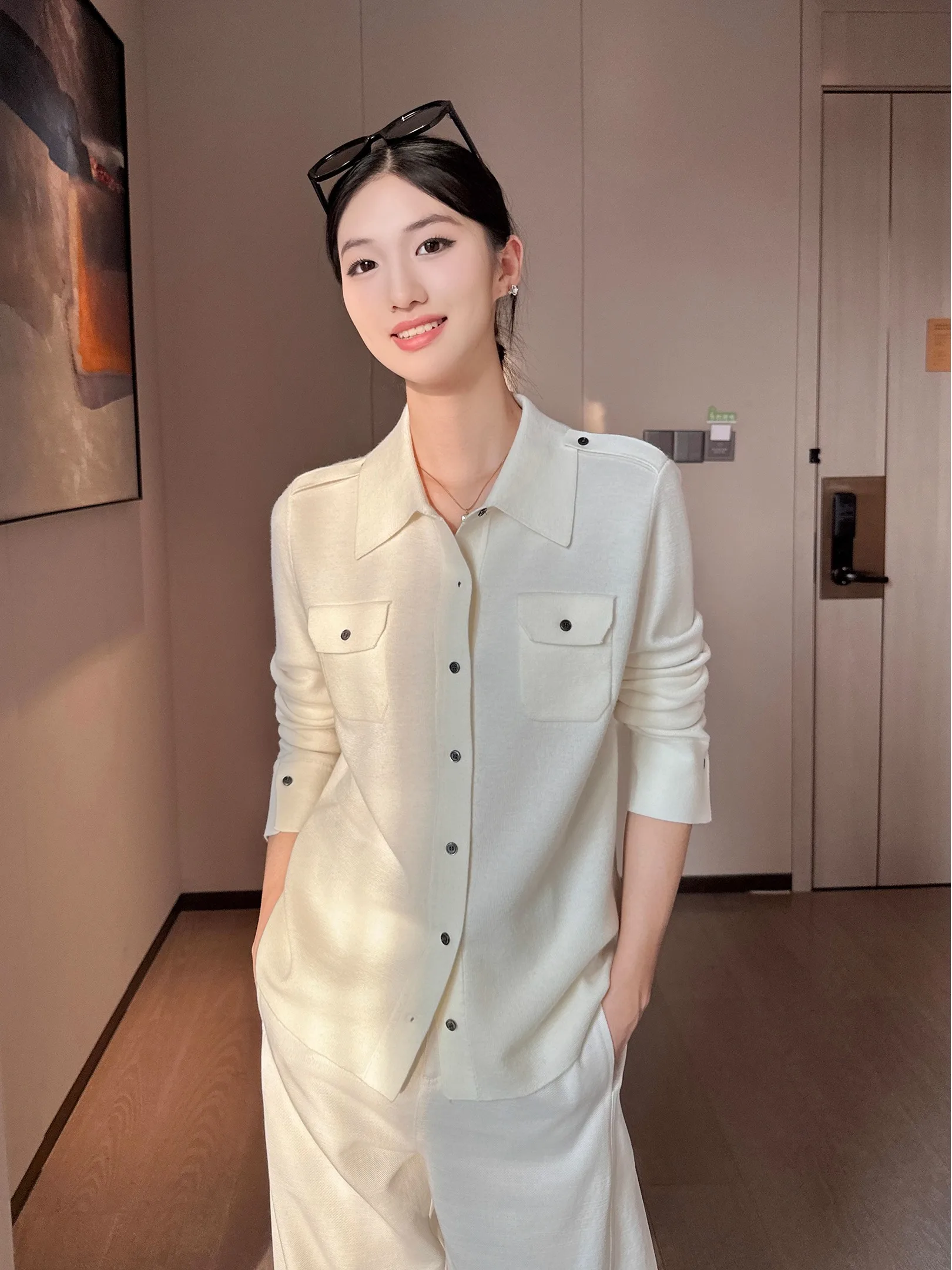 Женский бежевый вязаный свитер с длинным рукавом PIN, зима 2025, в стиле Lazy Fashion, повседневный, с воротником, мягкий, художественный дизайн, GY642
Женский бежевый вязаный свитер с длинным рукавом PIN, зима 2025, в стиле Lazy Fashion, повседневный, с воротником, мягкий, художественный дизайн, GY642