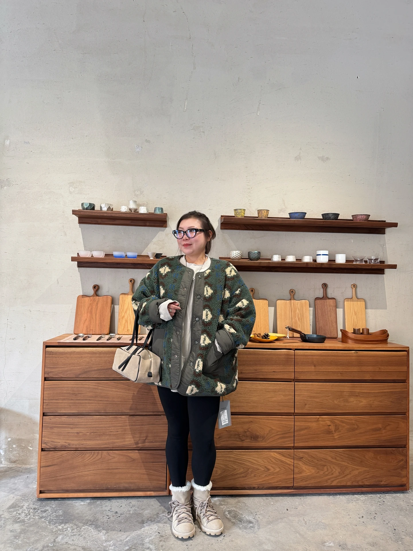 Женское пальто Rose Sister больших размеров, осенне-зимнее, с цветочным узором, двустороннее, из искусственного меха ягненка, повседневное, для женщин
Женское пальто Rose Sister больших размеров, осенне-зимнее, с цветочным узором, двустороннее, из искусственного меха ягненка, повседневное, для женщин