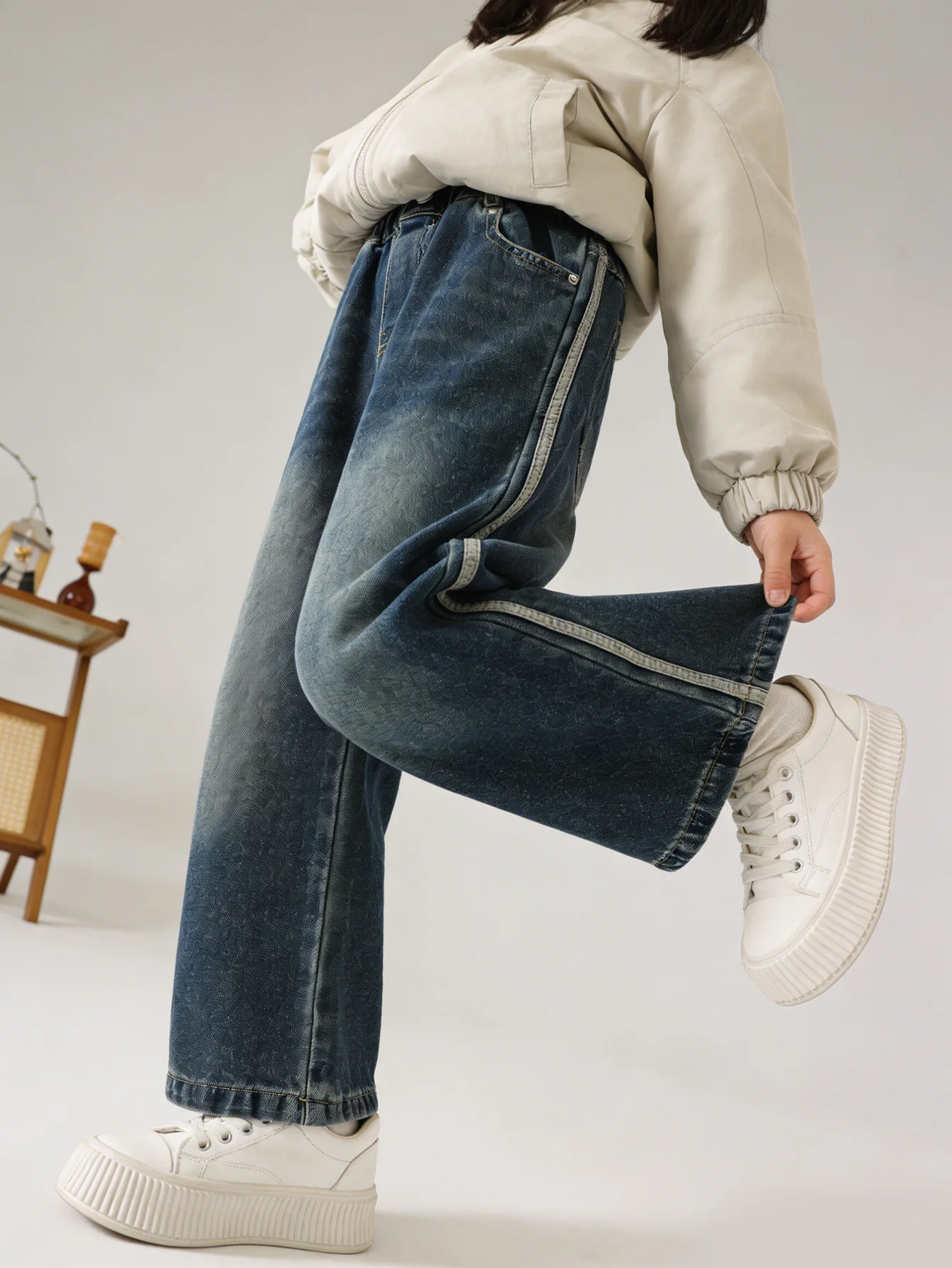 YMGN Kids Vintage Blue Denim Wide Leg Pants, Elastic Waist Button Casual Loose Jeans For Boys And Girls
YMGN Kids Vintage Blue Denim Wide Leg Pants, Elastic Waist Button Casual Loose Jeans For Boys And Girls