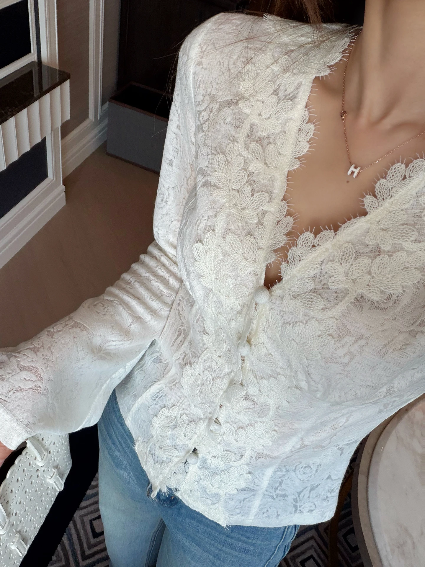 New Arrival Elegant Lace Trim Bell Sleeve Base Shirt Chilled Art Series 307 Benxe Long V-Neck Regular Length Nylon Polyester ...
New Arrival Elegant Lace Trim Bell Sleeve Base Shirt Chilled Art Series 307 Benxe Long V-Neck Regular Length Nylon Polyester ...