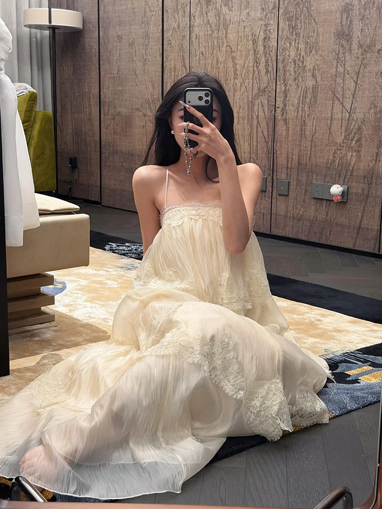 White Chiffon Summer New Style Sexy Vintage Strap Long Dress Women's Gown Lace Splice Natural Waist Soft Fabric One-piece Bel...
White Chiffon Summer New Style Sexy Vintage Strap Long Dress Women's Gown Lace Splice Natural Waist Soft Fabric One-piece Bel...