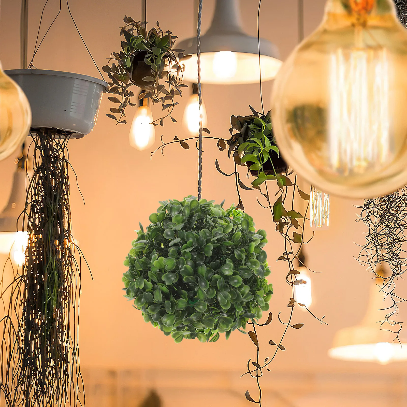 8 Pcs Artificial Grass Balls Lightweight Decor Indoor Outdoor Wedding Party Banquet Simulated Plant Ball Ornament Faux Topiary
8 Pcs Artificial Grass Balls Lightweight Decor Indoor Outdoor Wedding Party Banquet Simulated Plant Ball Ornament Faux Topiary