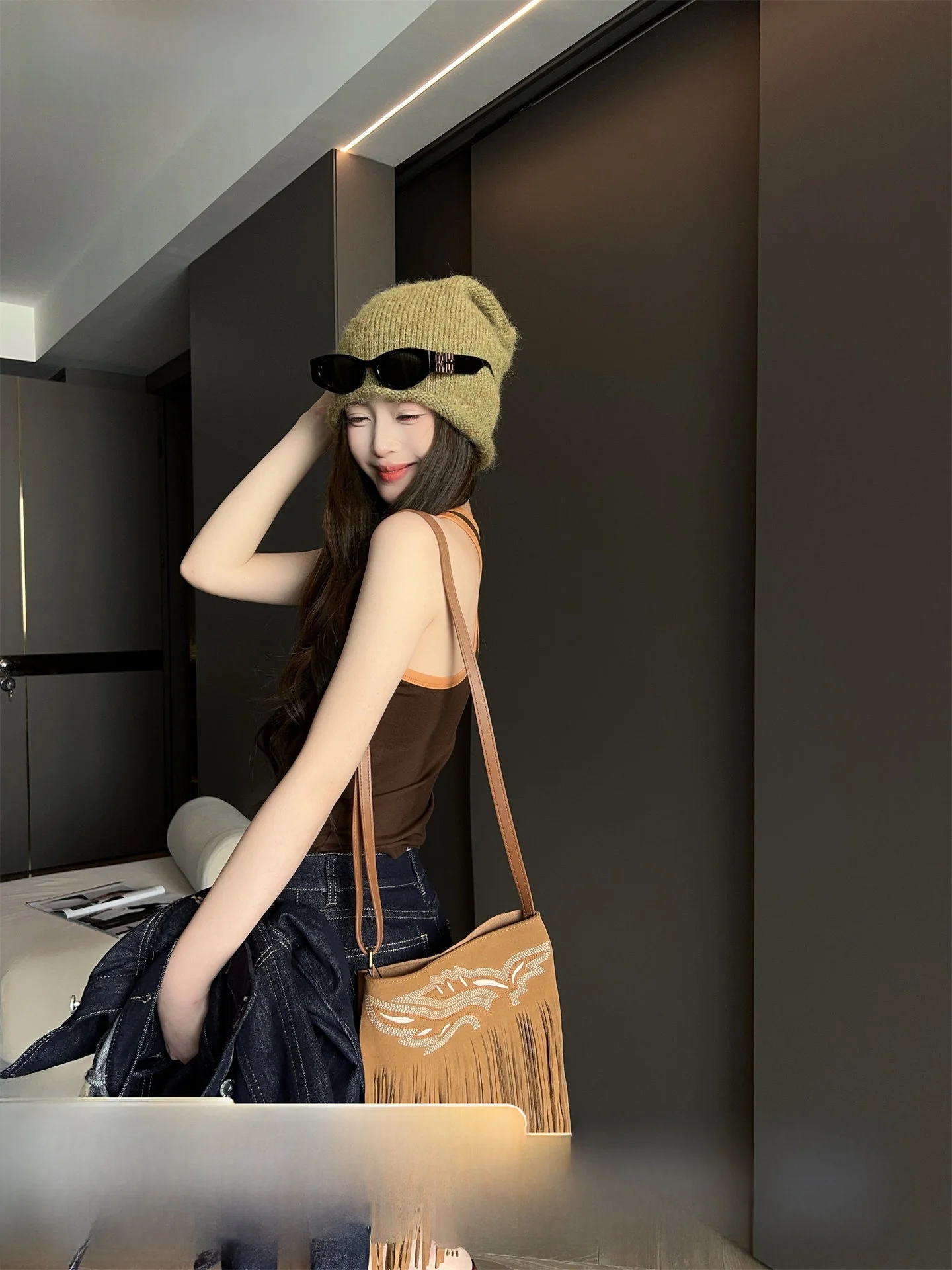 Retro Minimalist Women's Sleeveless Slim Fit Vest Early Spring 2026 New Style Versatile Base Layer Cotton round Neck Top
Retro Minimalist Women's Sleeveless Slim Fit Vest Early Spring 2026 New Style Versatile Base Layer Cotton round Neck Top