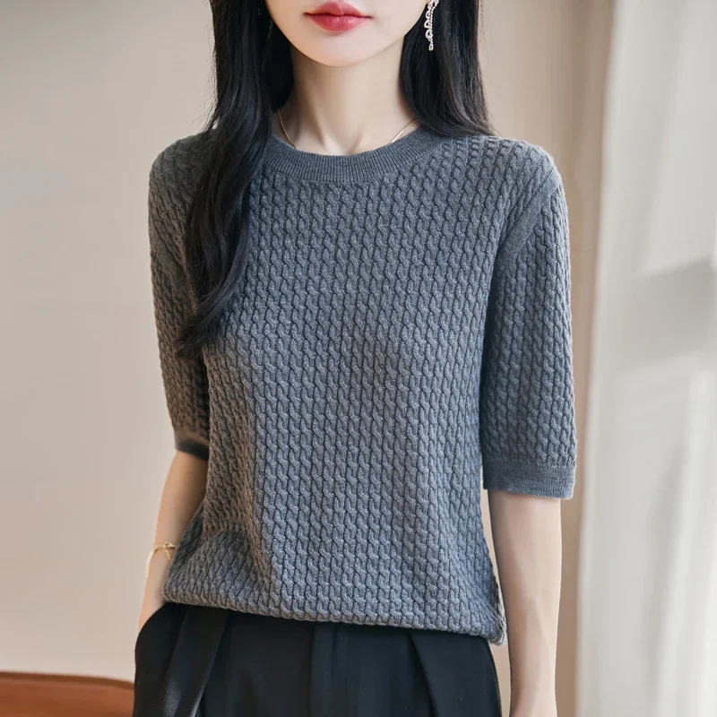 2025 Spring and Autumn New Style, Women's Round Neck. Half sleeved solid color T-shirt Wool and silk A shirt.
2025 Spring and Autumn New Style, Women's Round Neck. Half sleeved solid color T-shirt Wool and silk A shirt.