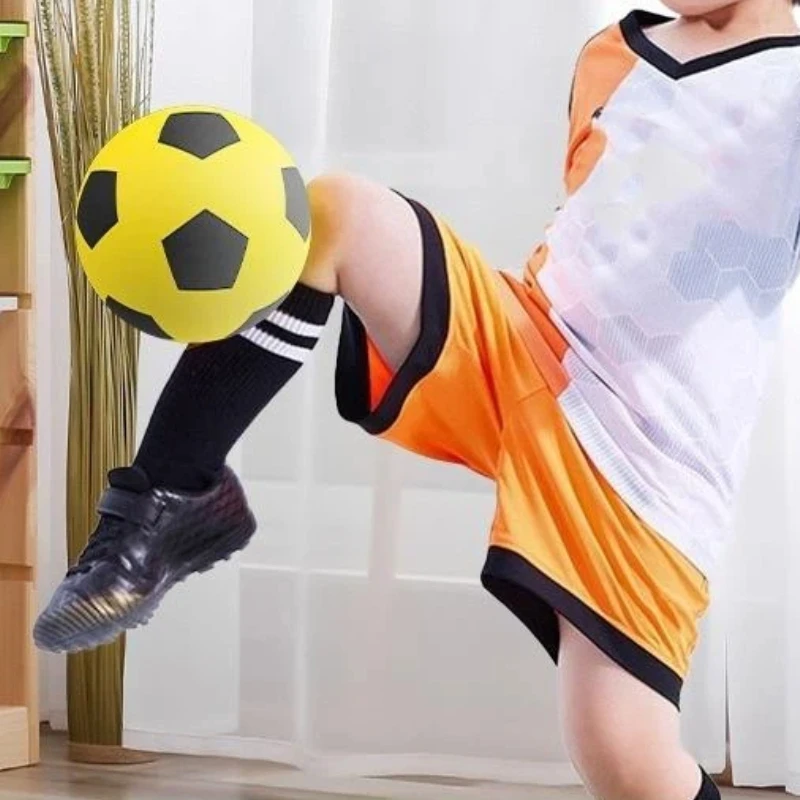 1Pc 3 Colors High-Elastic Indoor Silent Football PU Foam Practice Ball Comes With A Net Bag For Home Use And Skill Development
1Pc 3 Colors High-Elastic Indoor Silent Football PU Foam Practice Ball Comes With A Net Bag For Home Use And Skill Development