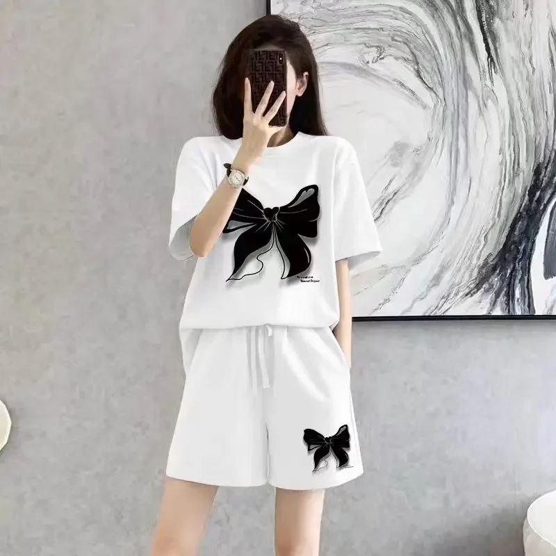 Women's Casual Sports Suit 2025 Summer New Fashionable Young Loose Crew Neck Crop Top and Shorts Two Piece Set Clothes for Women
Women's Casual Sports Suit 2025 Summer New Fashionable Young Loose Crew Neck Crop Top and Shorts Two Piece Set Clothes for Women