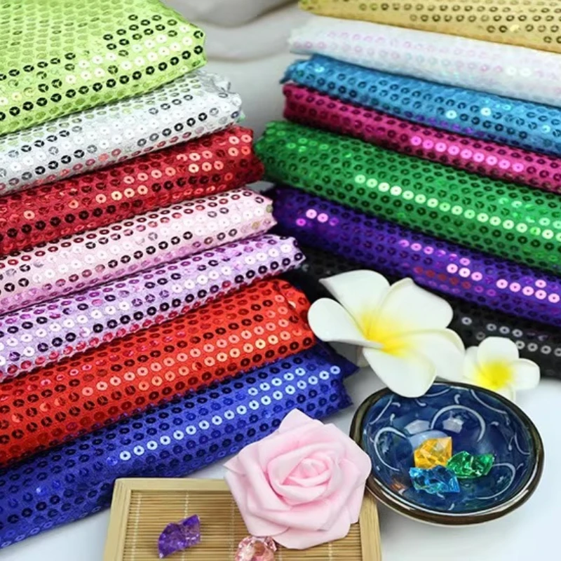 Ткань с вышивкой пайетками 5 мм на атласной основе для шитья, свадебных и сценических костюмов, модной одежды и рукоделия
Ткань с вышивкой пайетками 5 мм на атласной основе для шитья, свадебных и сценических костюмов, модной одежды и рукоделия