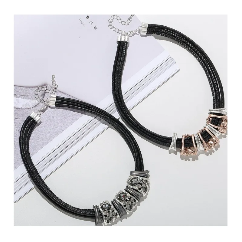 Short Necklace Metal Diamond Multi-strand Leather Rope Short Fashion Simple Women's Collarbone Chain Autumn New
Short Necklace Metal Diamond Multi-strand Leather Rope Short Fashion Simple Women's Collarbone Chain Autumn New