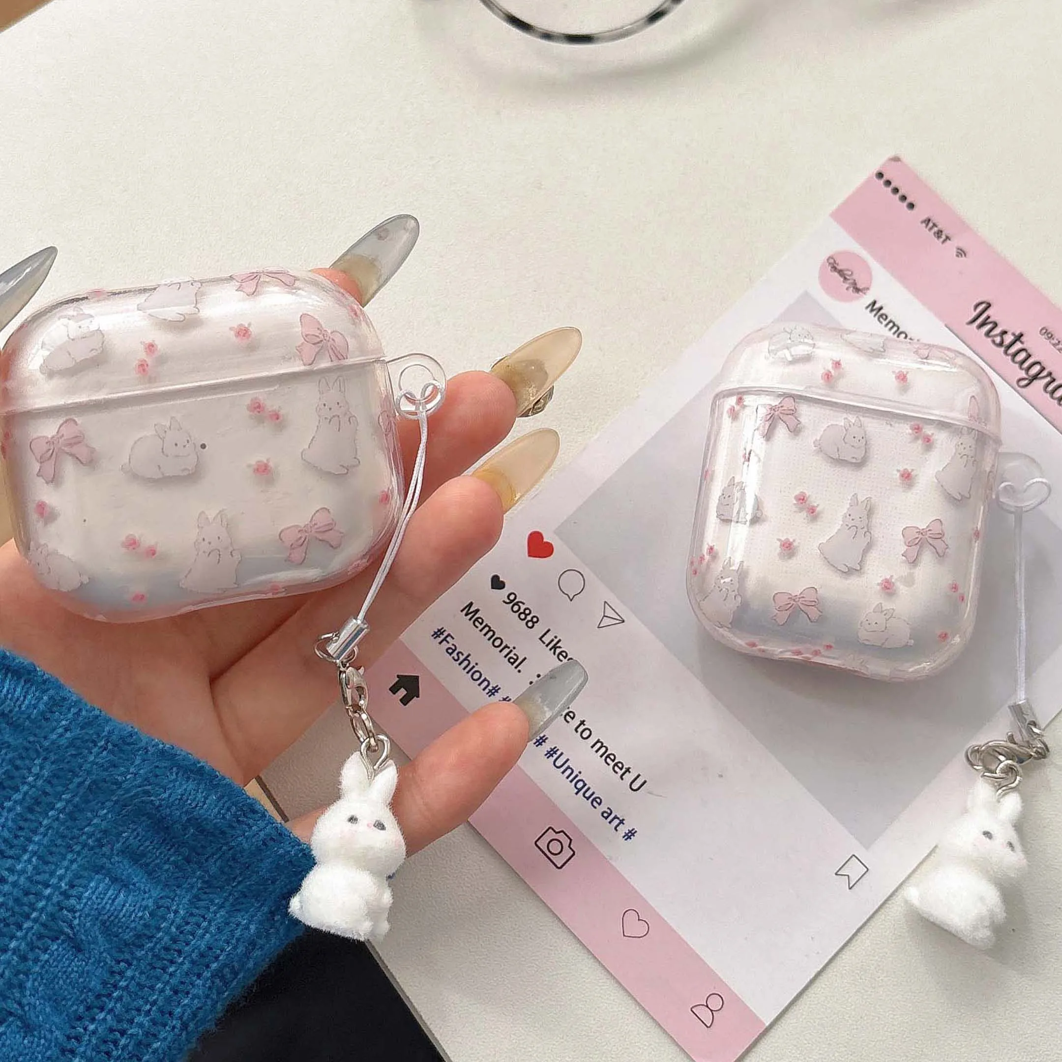 Милый мультяшный кролик, беспроводной Bluetooth-чехол для зарядки, чехол для наушников с бантом и цветами, в виде животного, для Apple AirPods 3, 4, 2, 1, Pro, 2-го поколения, чехол-капа.
Милый мультяшный кролик, беспроводной Bluetooth-чехол для зарядки, чехол для наушников с бантом и цветами, в виде животного, для Apple AirPods 3, 4, 2, 1, Pro, 2-го поколения, чехол-капа.