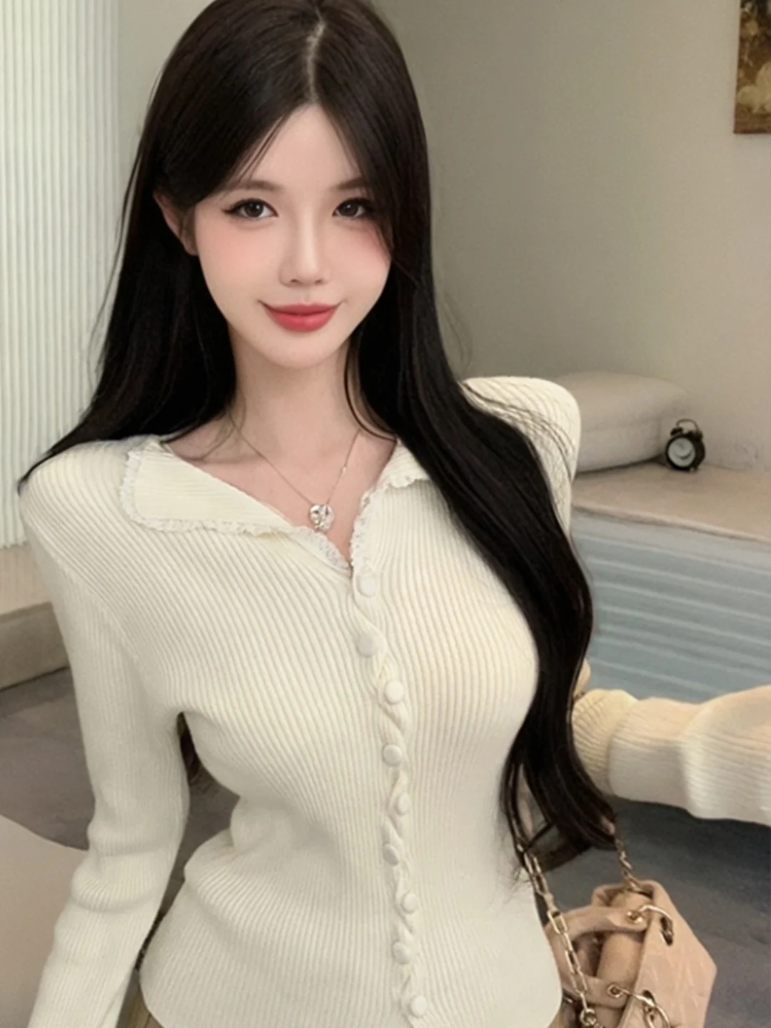 Korean Style Thickened Knitted Lace Single Button V-neck Open Cardigan Fashion Pure Color Versatile Slimming Base Top
Korean Style Thickened Knitted Lace Single Button V-neck Open Cardigan Fashion Pure Color Versatile Slimming Base Top