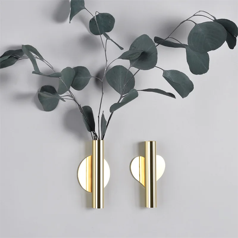 Creative wall flower vase, Nordic style wall flower vase, gold perforated living room wall decoration pendant
Creative wall flower vase, Nordic style wall flower vase, gold perforated living room wall decoration pendant