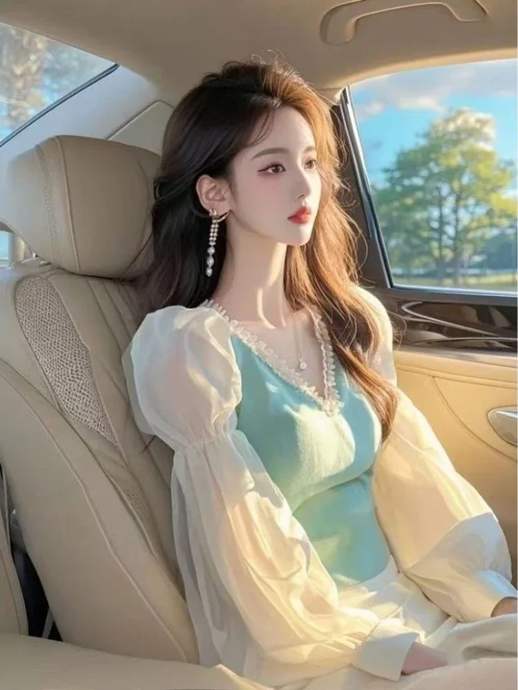 Французские милые блузки, рубашки с v-образным вырезом и пышными рукавами, кружевные лоскутные топы с оборками, новинка 2025, весенняя женская тонкая универсальная женская одежда
Французские милые блузки, рубашки с v-образным вырезом и пышными рукавами, кружевные лоскутные топы с оборками, новинка 2025, весенняя женская тонкая универсальная женская одежда