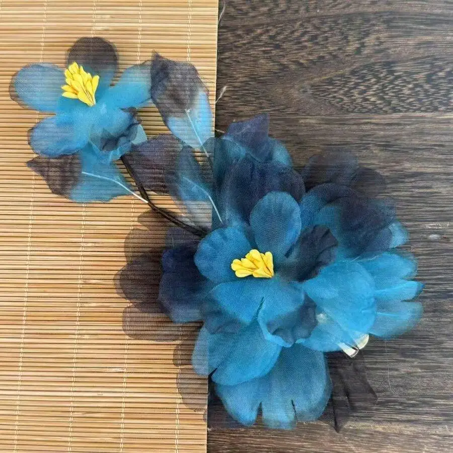 Blue Floral Hairpin For Women Silk Chiffon Side Clip Chinese Style Accessory
Blue Floral Hairpin For Women Silk Chiffon Side Clip Chinese Style Accessory