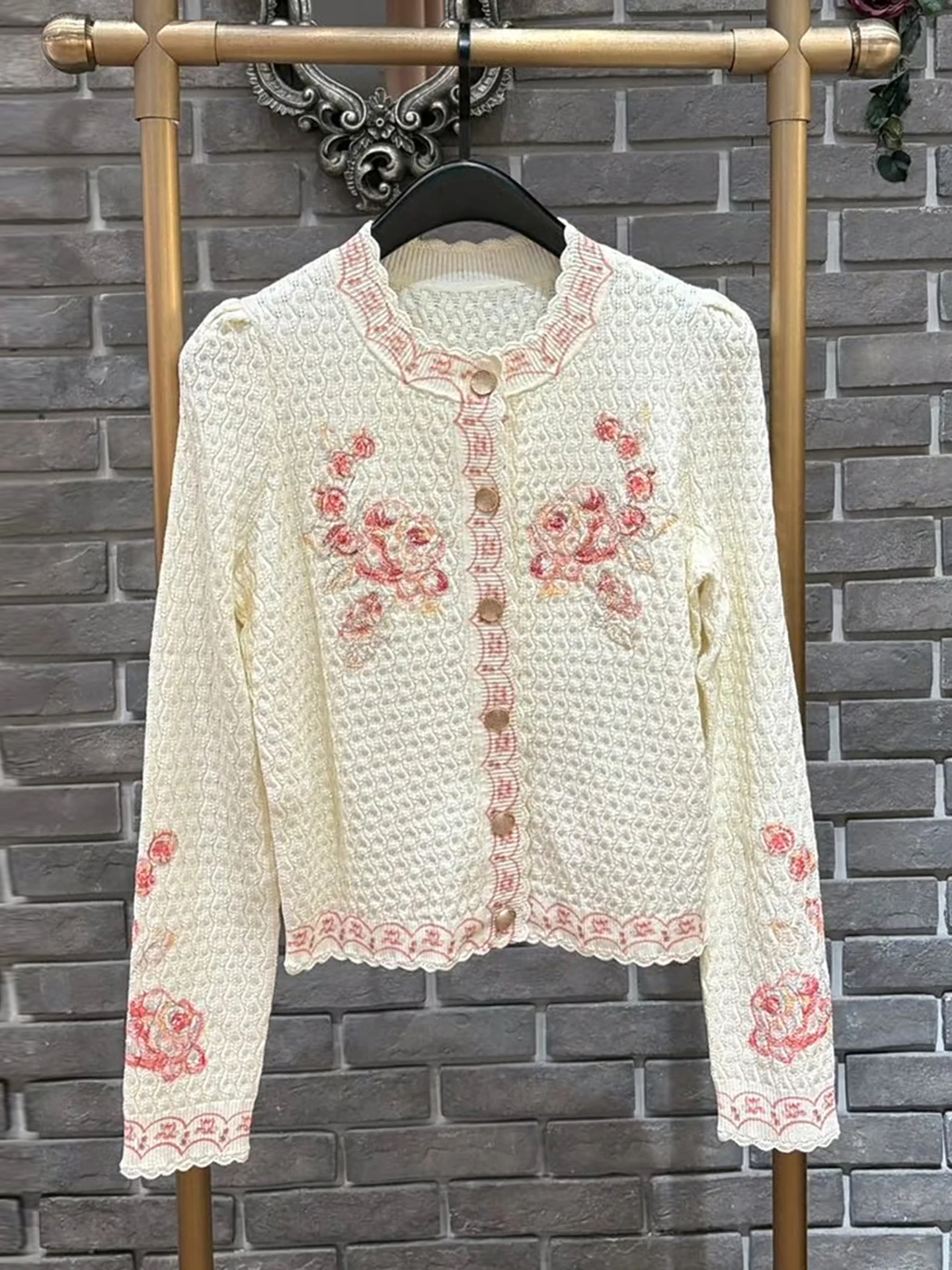 Spring 2026 Luxury Women's Floral Embroidery Knitted Open Cardigan Top South Oil High End Fashion Simple Commute Style Regula...
Spring 2026 Luxury Women's Floral Embroidery Knitted Open Cardigan Top South Oil High End Fashion Simple Commute Style Regula...